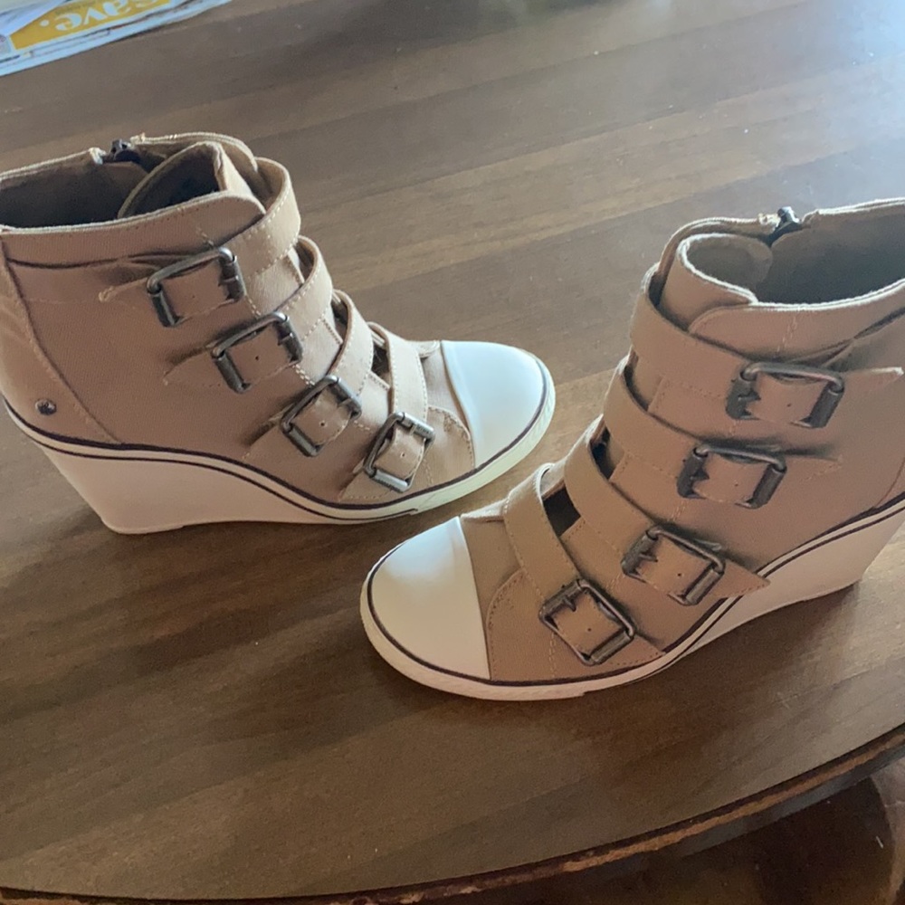 Wedge ankle boots